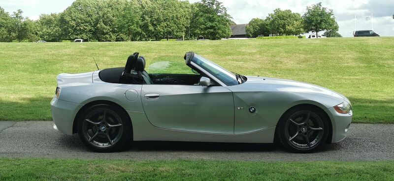 BMW Z4 3.0i Convertible 2dr Manual 2004