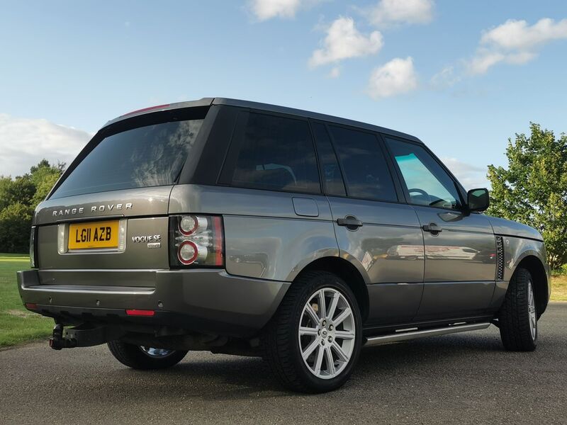 LAND ROVER RANGE ROVER 4.4 TD V8 Vogue SE Auto 4WD 5dr 2011