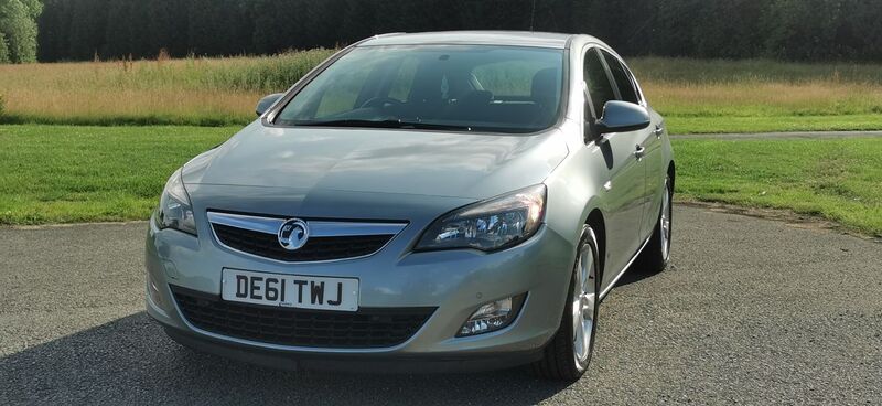 VAUXHALL ASTRA 2.0 CDTi SRi Auto 5dr 2011