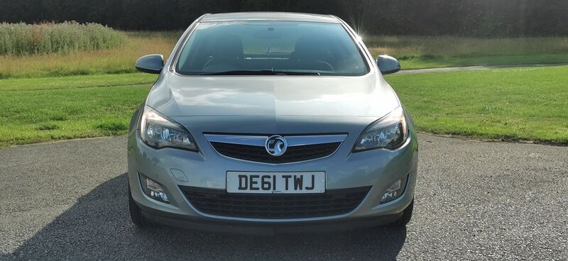 VAUXHALL ASTRA 2.0 CDTi SRi Auto 5dr 2011