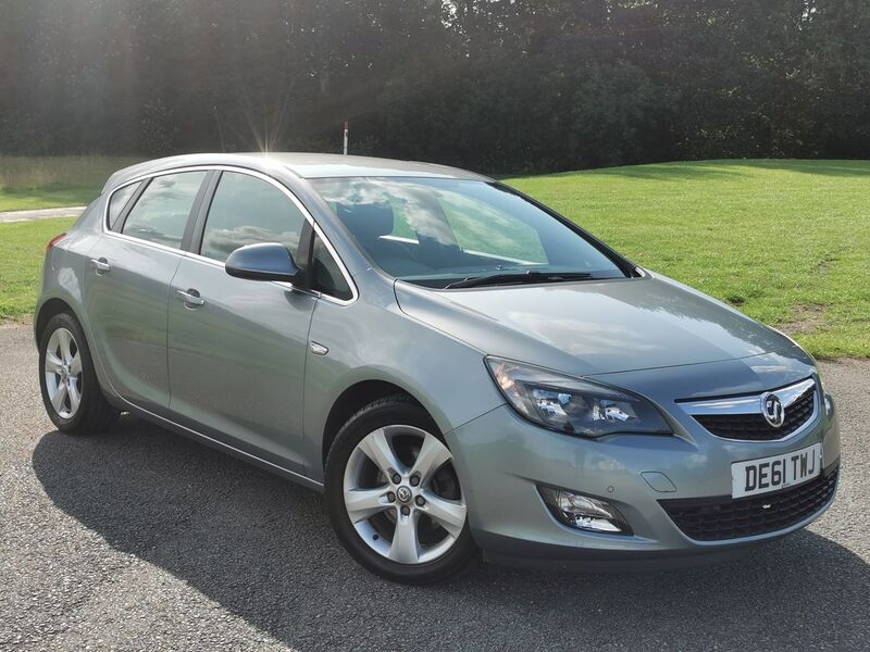 VAUXHALL ASTRA 2.0 CDTi SRi Auto 5dr 2011