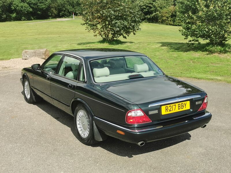 JAGUAR XJ 3.2 V8 XJ8 4dr Saloon Auto 1998