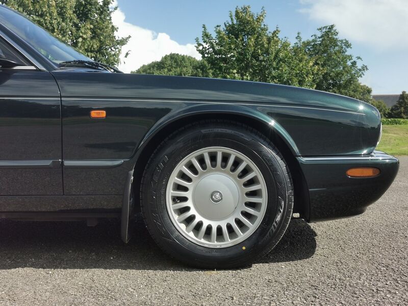 JAGUAR XJ 3.2 V8 XJ8 4dr Saloon Auto 1998