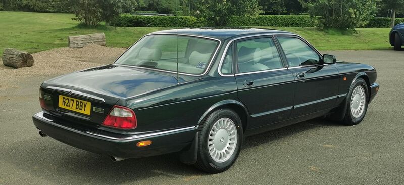 JAGUAR XJ 3.2 V8 XJ8 4dr Saloon Auto 1998