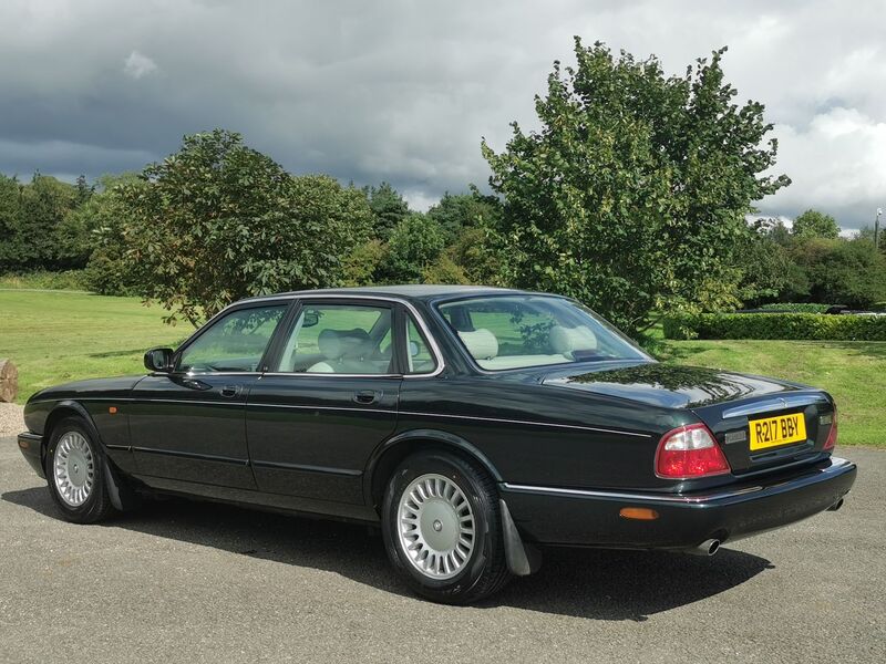 JAGUAR XJ 3.2 V8 XJ8 4dr Saloon Auto 1998