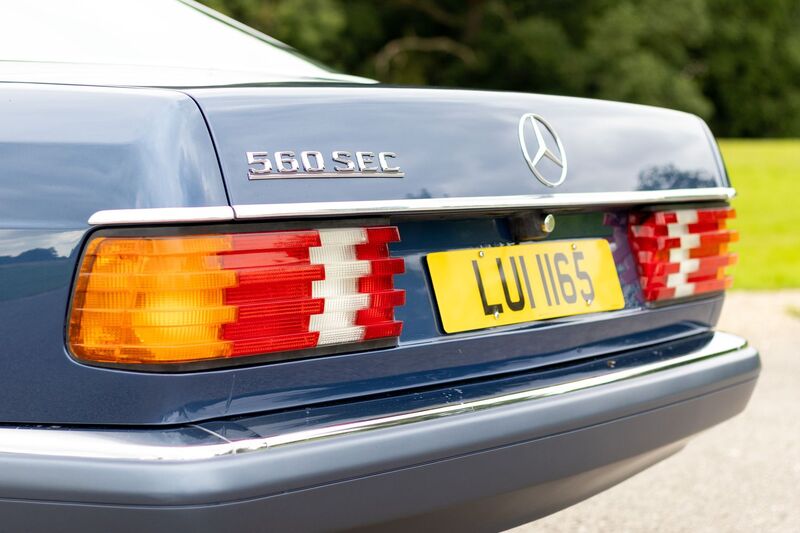 MERCEDES-BENZ SEC SERIES C126 560 SEC Flagship Coupe 2dr 1990