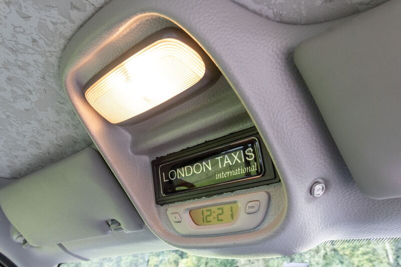 LONDON TAXIS INTERNATIONAL TXII London Taxis International TX2 Gold Taxicab 2003