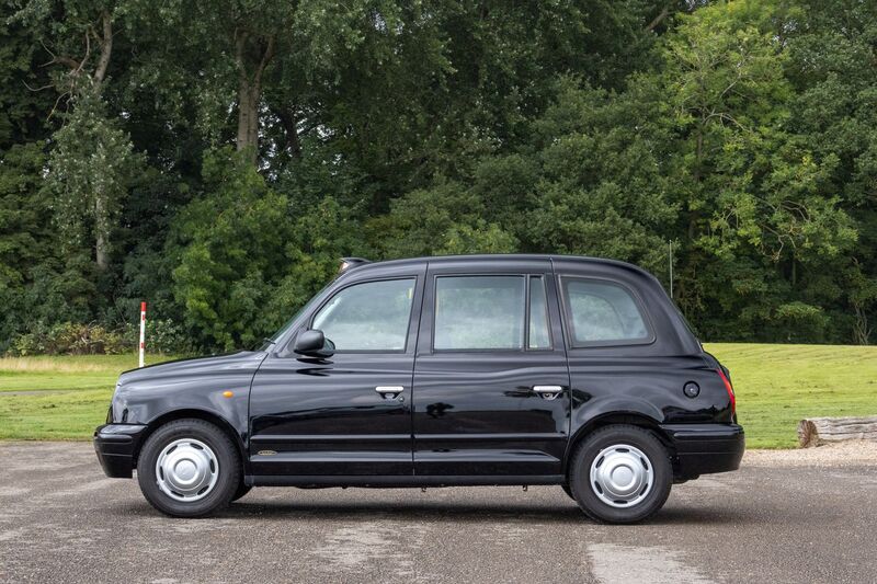 LONDON TAXIS INTERNATIONAL TXII London Taxis International TX2 Gold Taxicab 2003