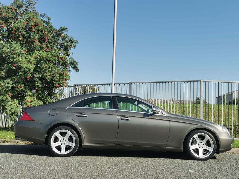 MERCEDES-BENZ CLS 3.0 CLS320 CDI Coupe 7G-Tronic 4dr 2006
