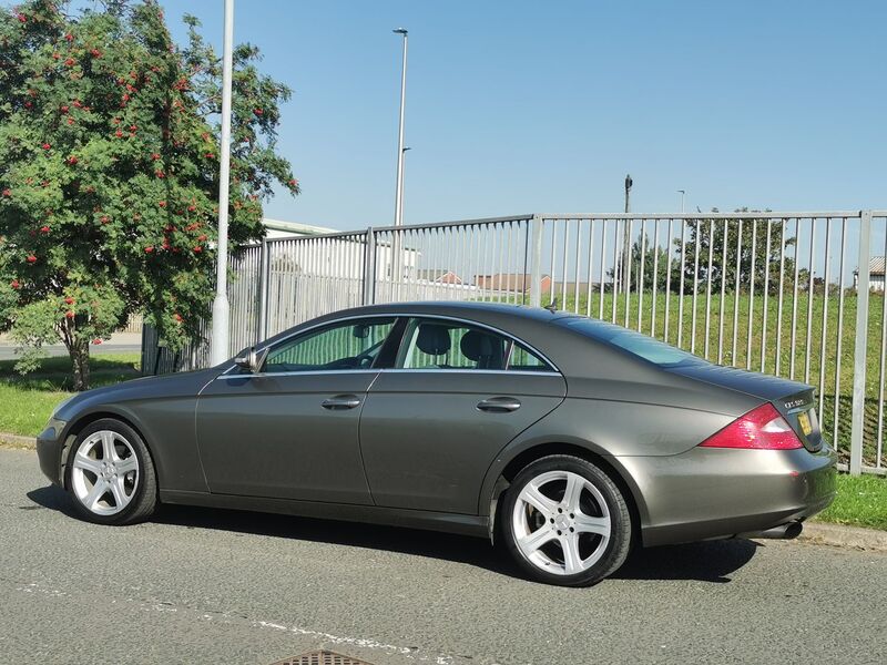 MERCEDES-BENZ CLS 3.0 CLS320 CDI Coupe 7G-Tronic 4dr 2006