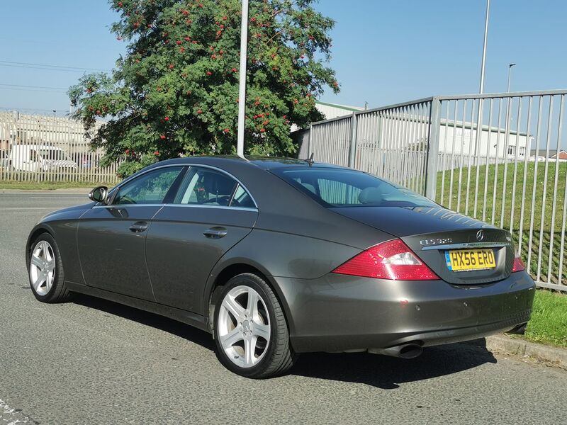 MERCEDES-BENZ CLS 3.0 CLS320 CDI Coupe 7G-Tronic 4dr 2006