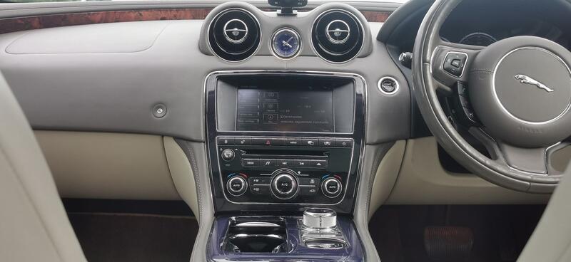 JAGUAR XJ 3.0d V6 Portfolio Auto Euro 5 4dr 2011