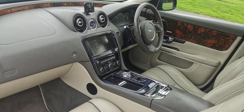 JAGUAR XJ 3.0d V6 Portfolio Auto Euro 5 4dr 2011