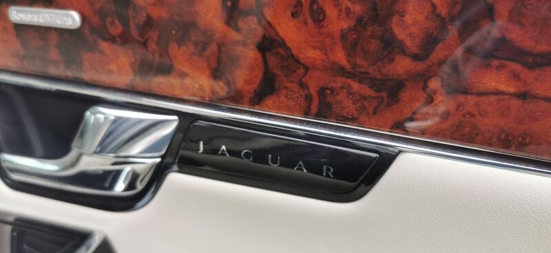 JAGUAR XJ 3.0d V6 Portfolio Auto Euro 5 4dr 2011