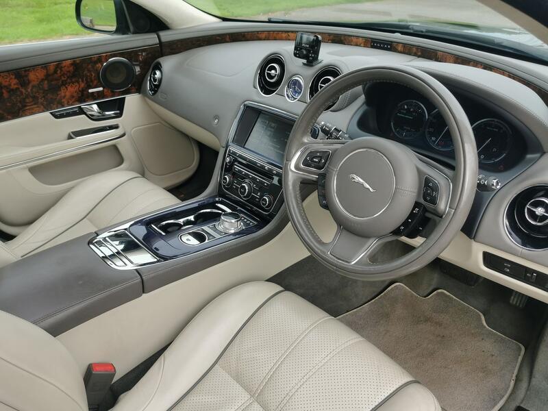 JAGUAR XJ 3.0d V6 Portfolio Auto Euro 5 4dr 2011